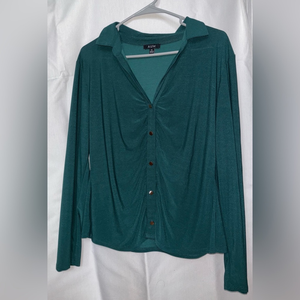 EMERALD GREEN - LONG SLEEVE BUTTON DOWN WOMANS DRESS SHIRT